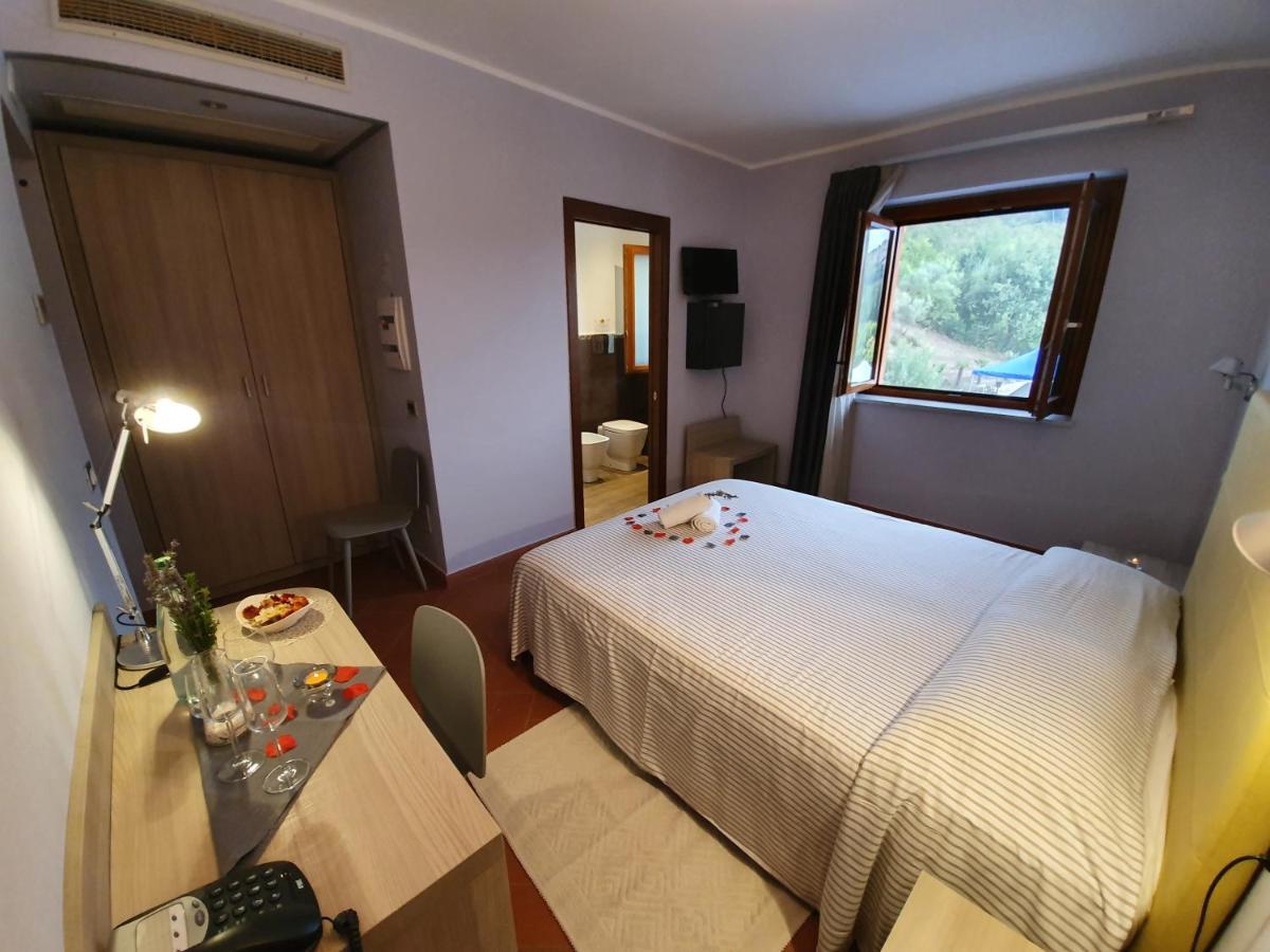 Resort San Nicola - Restaurant And Wellness Fitness Polizzi Generosa Exteriör bild